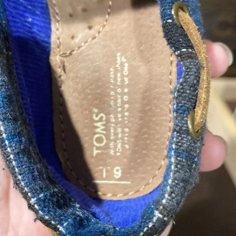 Toms shoes Bimini Gray Blue Tartan Toddler Size 9